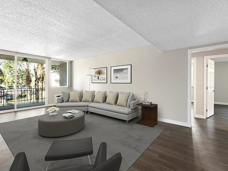 RESIDENCES AT WOODLAKE — Photo 7