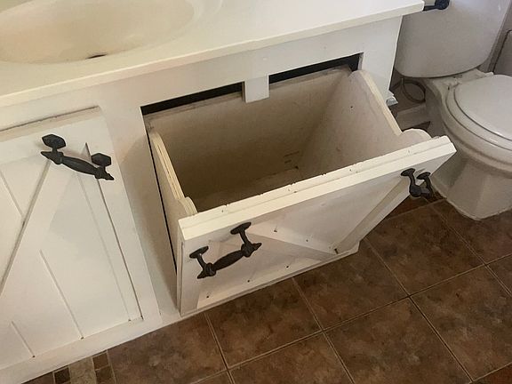 Laundry hamper master