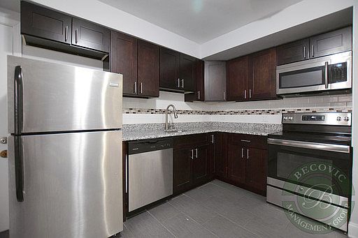 2nd image of 6120 N Kenmore Ave APT 2E