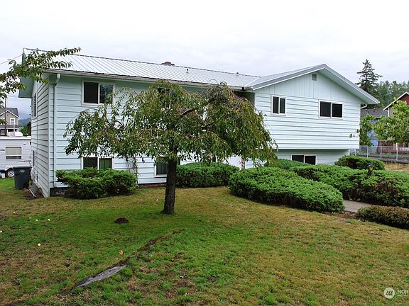 2nd image of 193 Antonie Avenue N