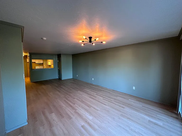 6000 N Brookline Ave #53 — Photo 5
