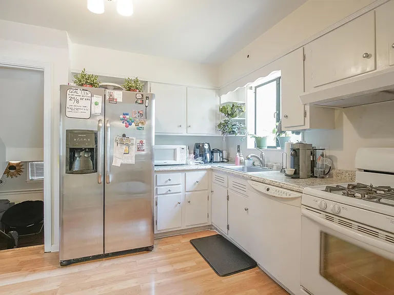 6811 Floyd Ave — Photo 12