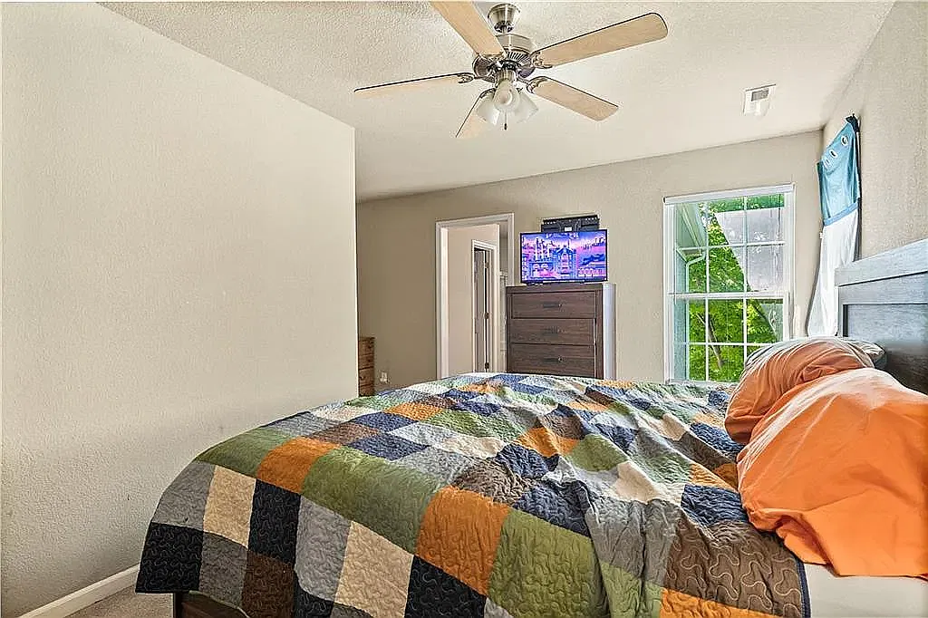 3 bed, 2.5 bath, 1445 sqft, $1,775 — Photo 3