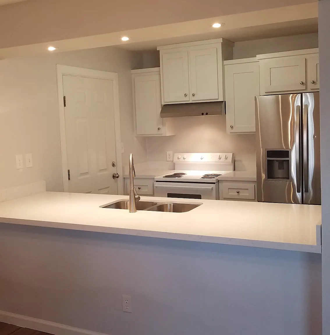 3 bed, 1083 sqft, $1,300 — Photo 4