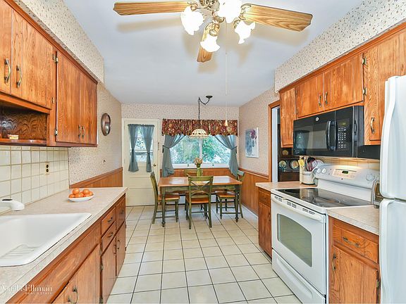 4th image of 63 Schneider Ln