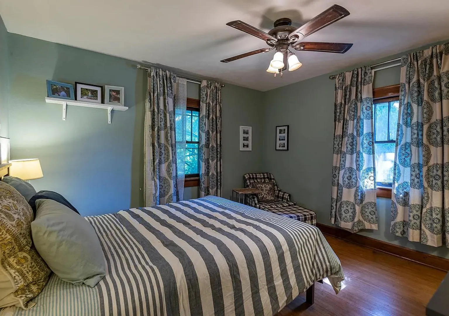 Fully Furnished 4/5Br 2.5 Bath South Campus - Available August 2027 — Photo 1