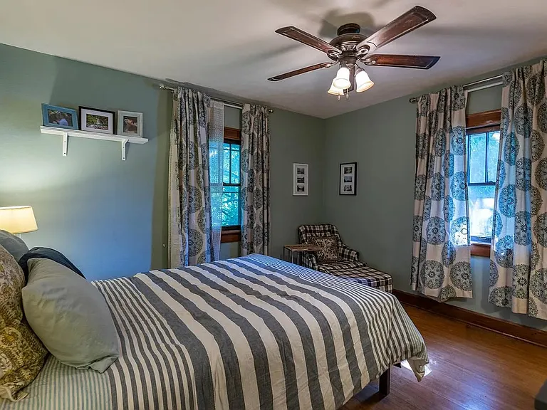 209 E Wylie St — Photo 1