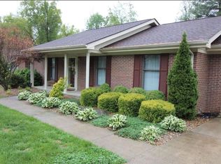 304 Red Bud Dr, Elizabethtown, KY 42701