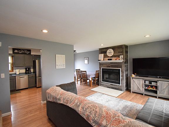 2nd image of 1712 Patricia Ln
