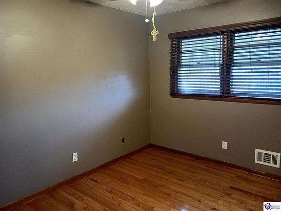 3rd image of 7015 Hickock Dr