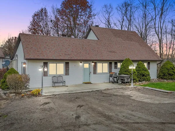 22263 133rd Hwy, Oakland, IL 61943