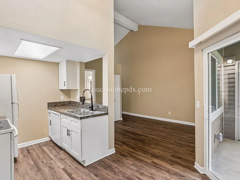 9977 SE Talbert St — Photo 11