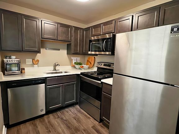 2nd image of 2518 Moorman Ave #3