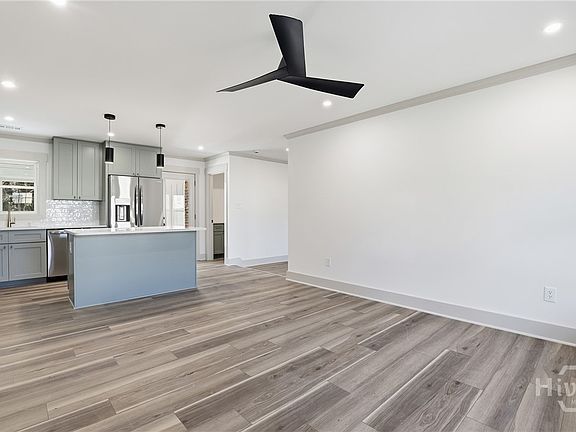 3rd image of 517 Collingwood Drive