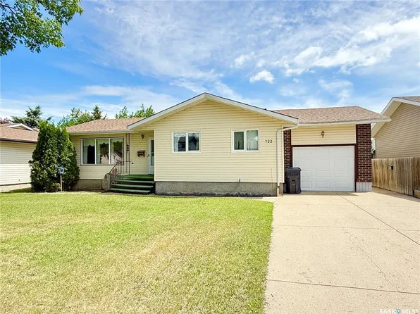 722 Washington DRIVE, Weyburn, SK S4H 3C8