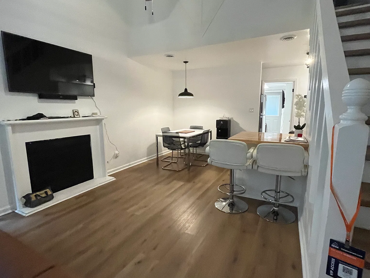 2 bed, 900 sqft, $1,350 — Photo 3
