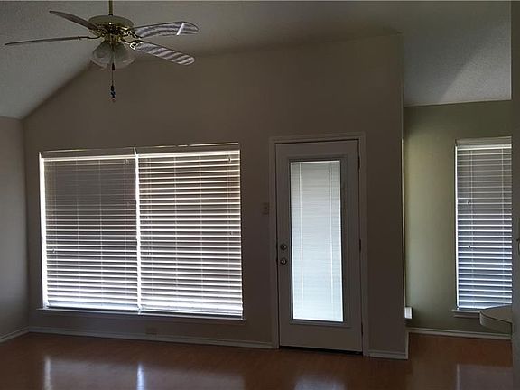 4th image of 606 Stonefield Ln