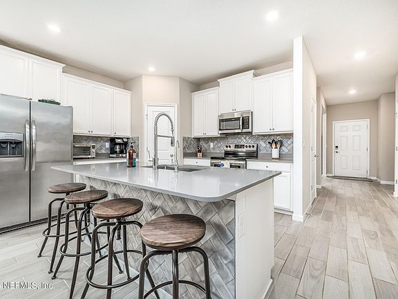 5th image of 7587 ROCK BROOK Drive