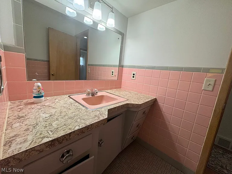 7726 York Rd — Photo 23