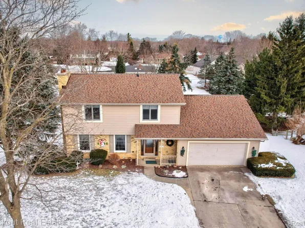 4 Mary Lane Ct, Frankenmuth, MI 48734