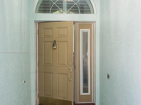 2nd image of 4852 SE Mariner Village Ln