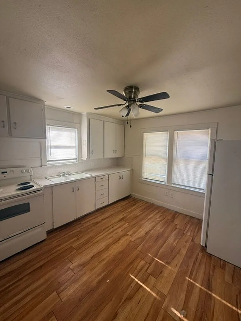 1630 1/2 S. 11th — Photo 4