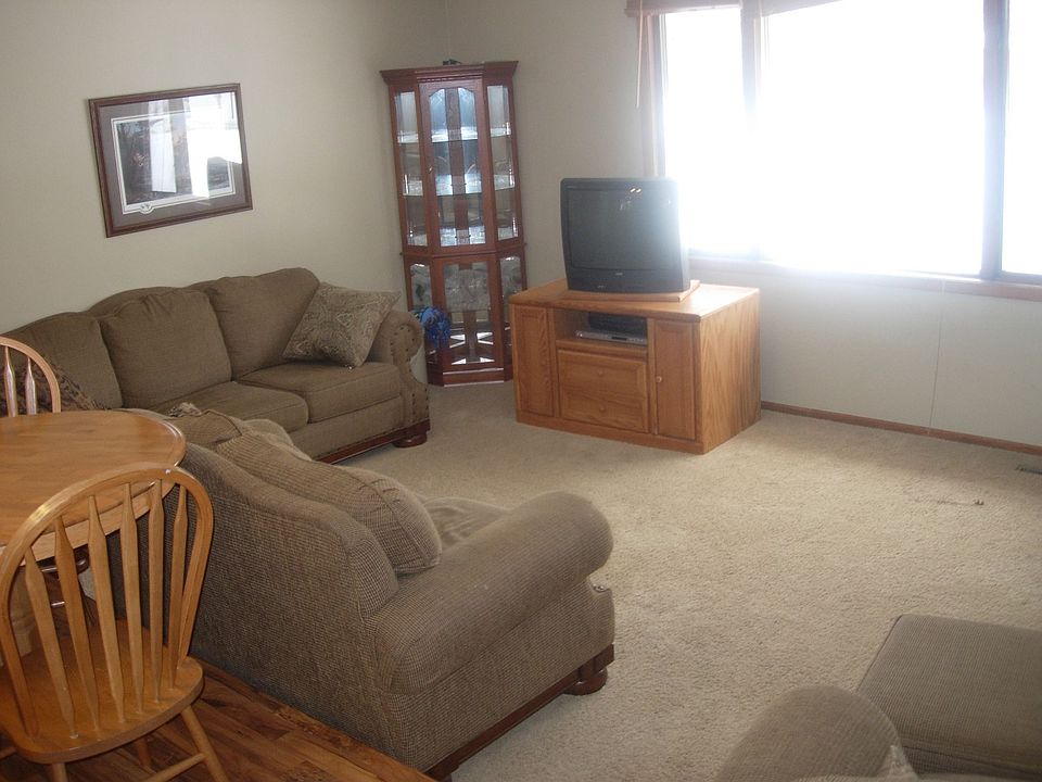 2nd image of 2555 Ann Dr
