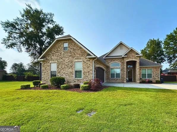 307 Legacy Park Dr, Perry, GA 31069