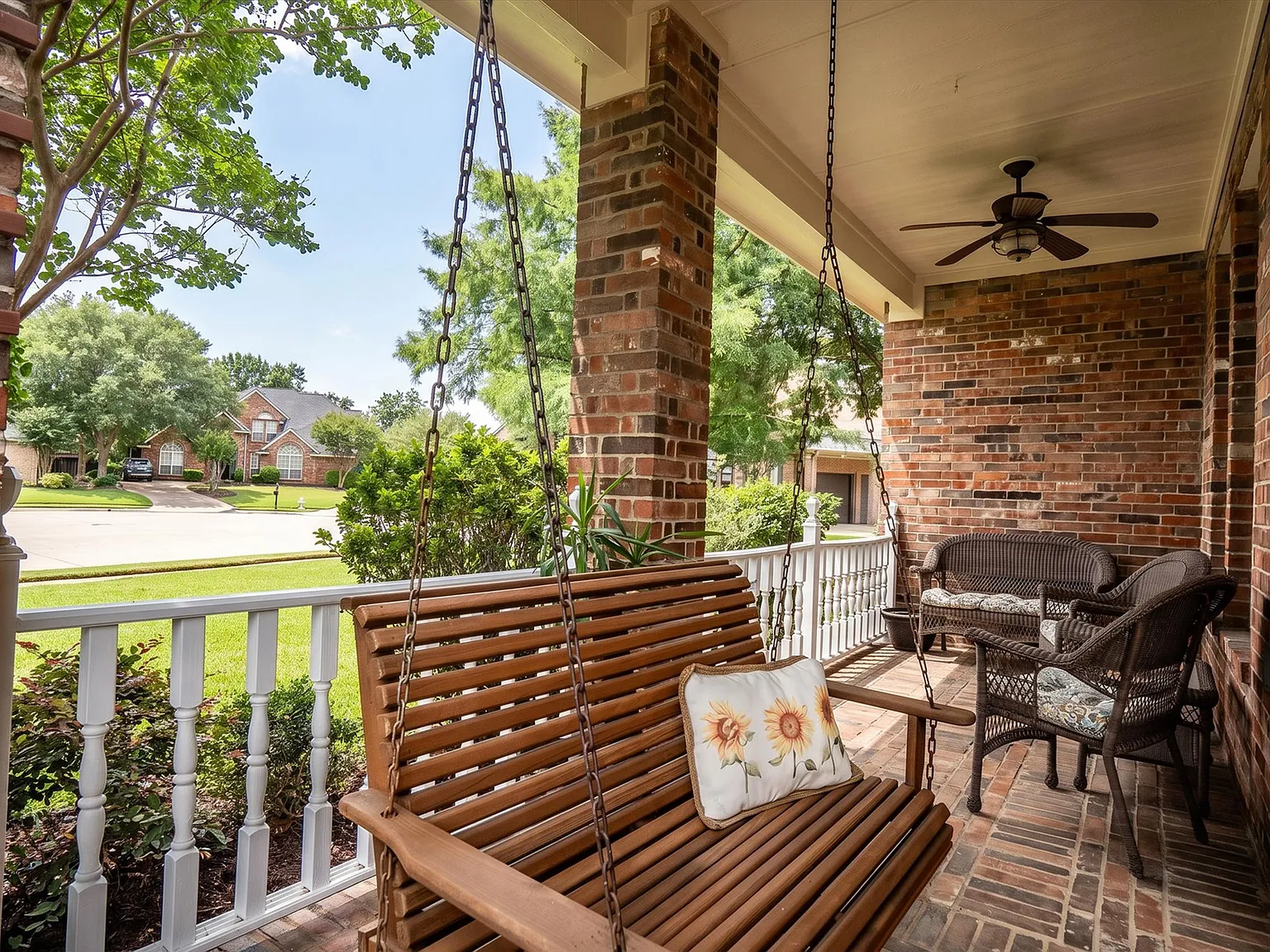 5 bed, 3085 sqft, $4,400 — Photo 4