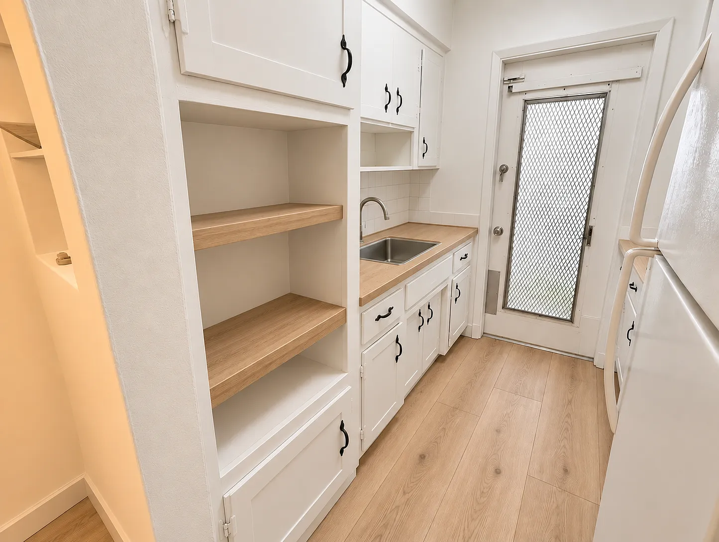 Studio, 406 sqft, $1,595 — Photo 3