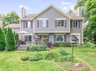 924 Surrey Ln, Dundee, IL 60118