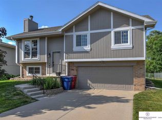 15222 Chalco Pointe Dr, Omaha, NE 68138