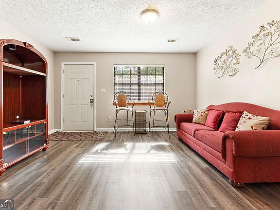 4th image of 502 Peachtree St