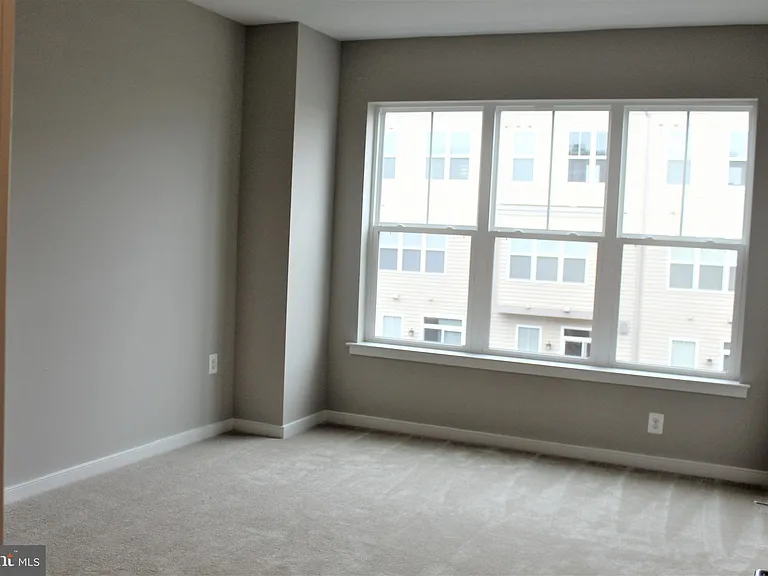 23016 Lavallette Sq — Photo 15