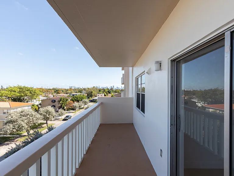 22 Salamanca Ave — Photo 8