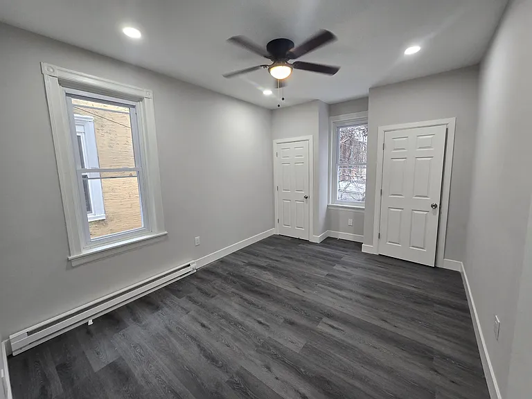 1727 W Butler St — Photo 7
