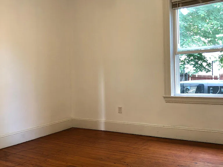 27 Violet St #1 — Photo 22