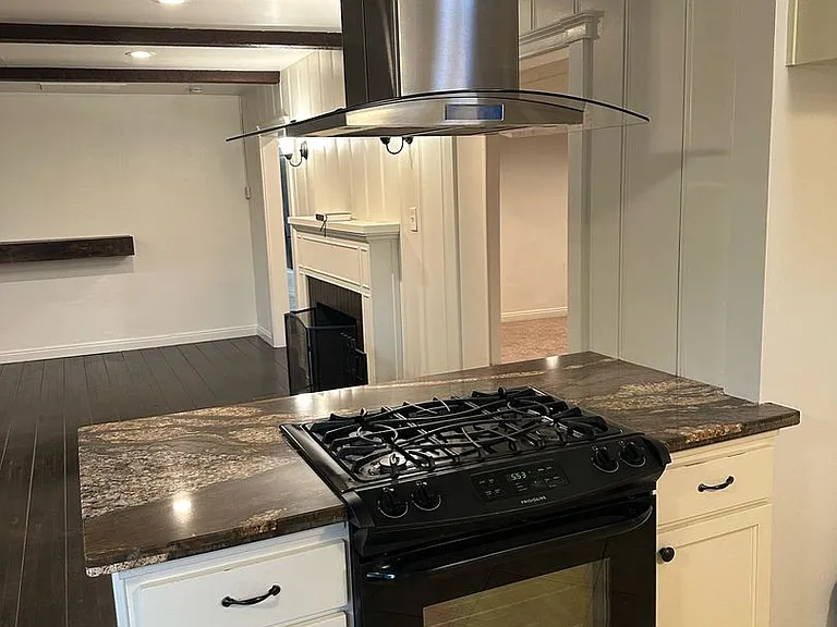 1705 W Noble Ave — Photo 10