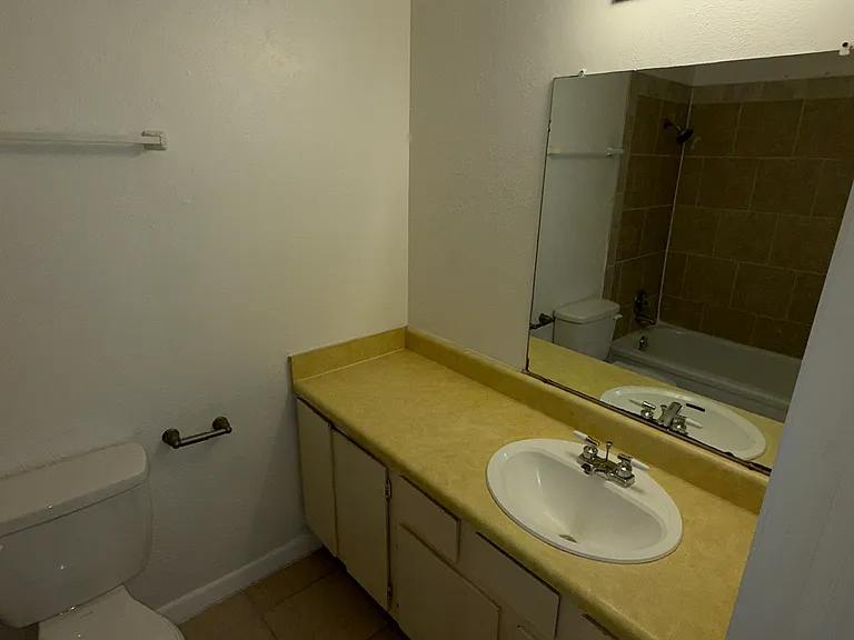 3608 Robinhood Dr — Photo 4
