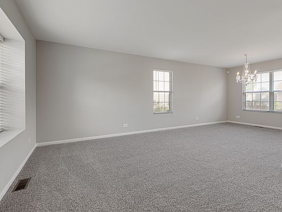 5th image of 1175 N Harvard Cir