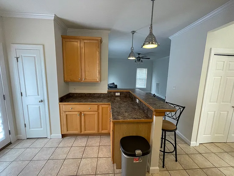 1029 E Balview Ave — Photo 4