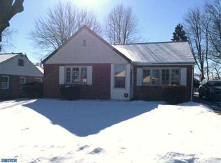 674 Rennard St, Philadelphia, PA 19116