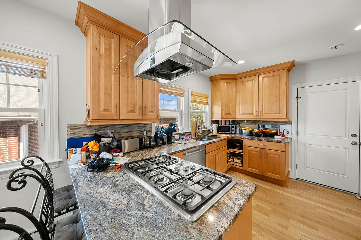 Building Photo - 57 Lawton St #2