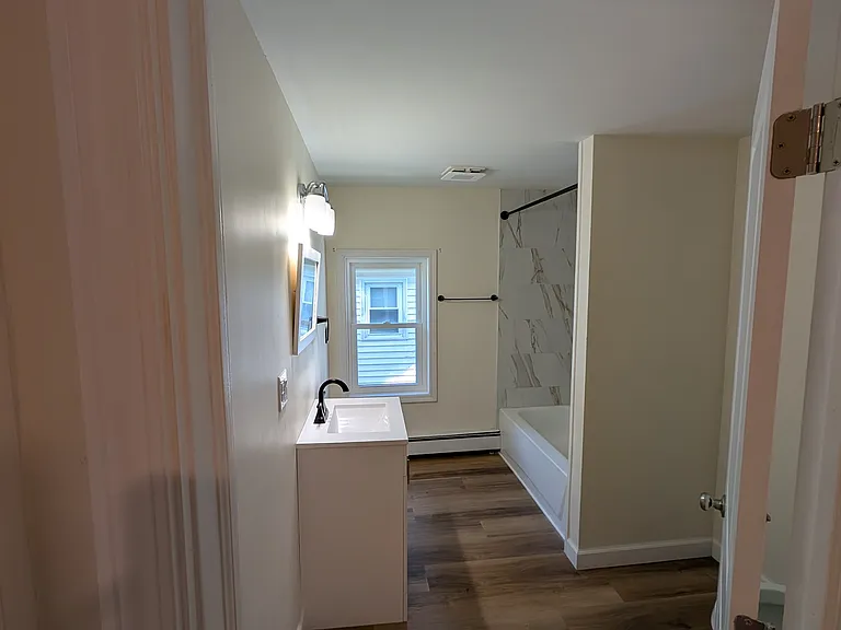 31-33 Glen St #31 — Photo 15