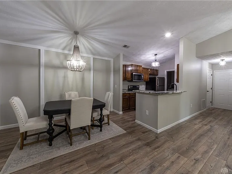 6615 Hedington Sq #8 — Photo 1