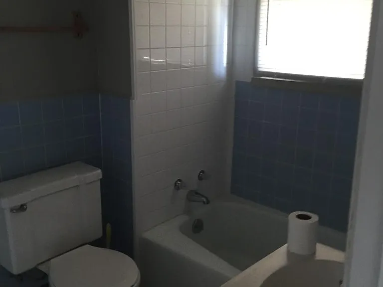 806 E Seymour St — Photo 7