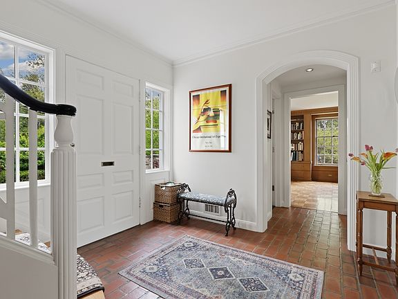 2nd image of 2404 Braeburn Ave