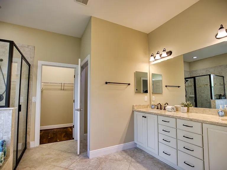 116 Pesaro Dr — Photo 33