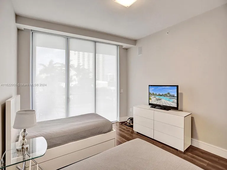 3250 NE 188th St #207 — Photo 78