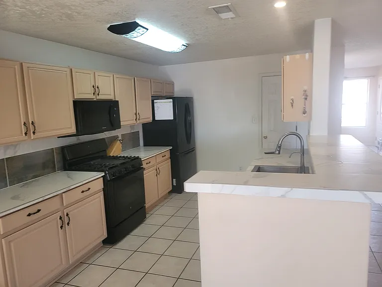 7142 Raleigh Hills Dr NE — Photo 26
